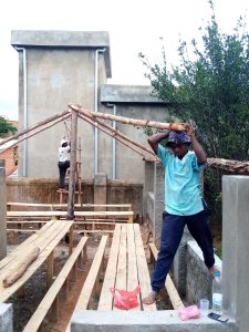 Dachstuhl für die Neue Kantine zur Versorgung der Schulkinder mit Essen in Madagaskar