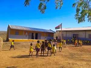Neues Schulgebäude in der Grundschule von Andaromihomaky in der Nähe von Tulear in Madagaskar